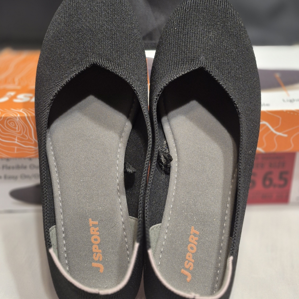 Jsport Doreen Flat Shoes in black, size 6.5,